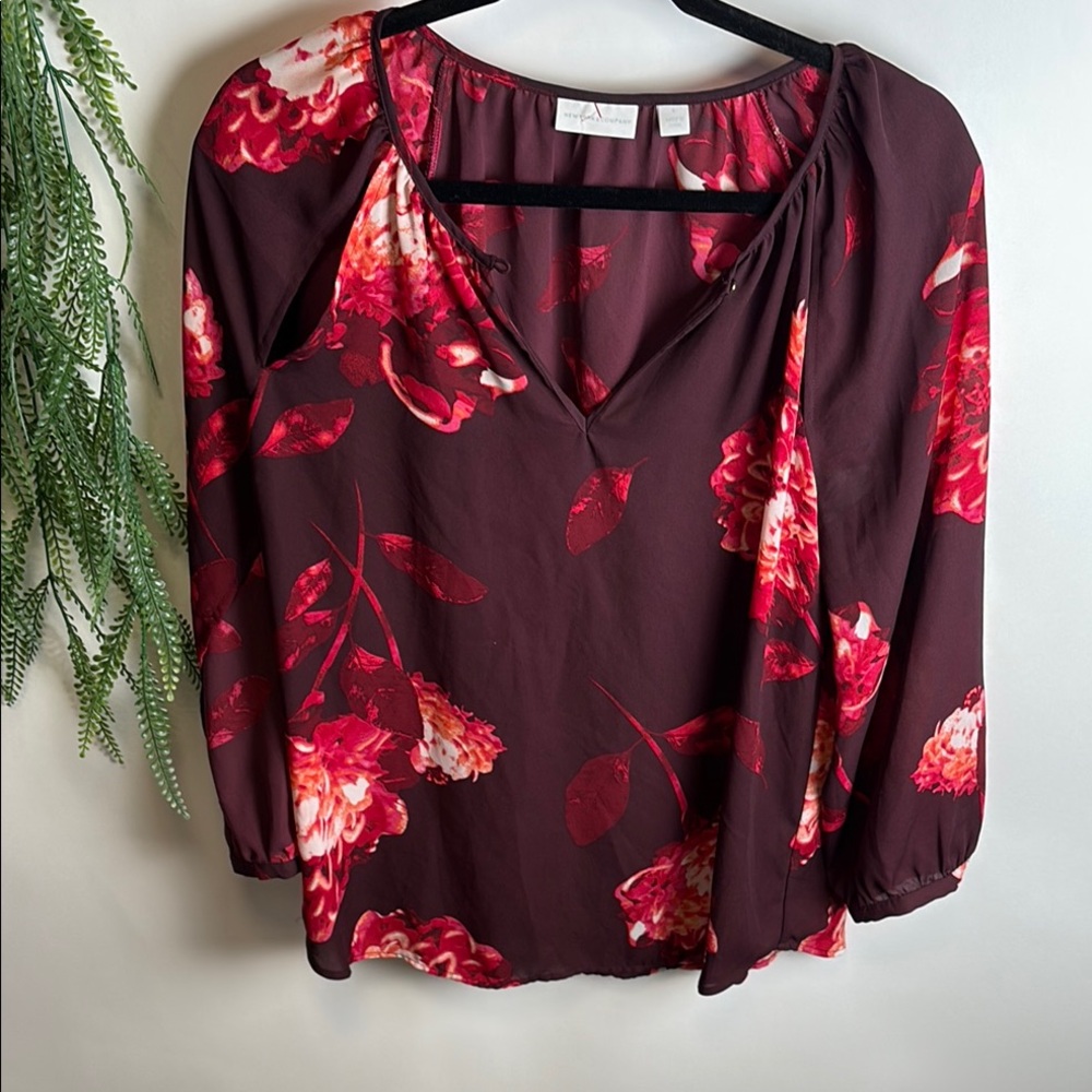 New York & Company Red Floral Blouse with V-Neck